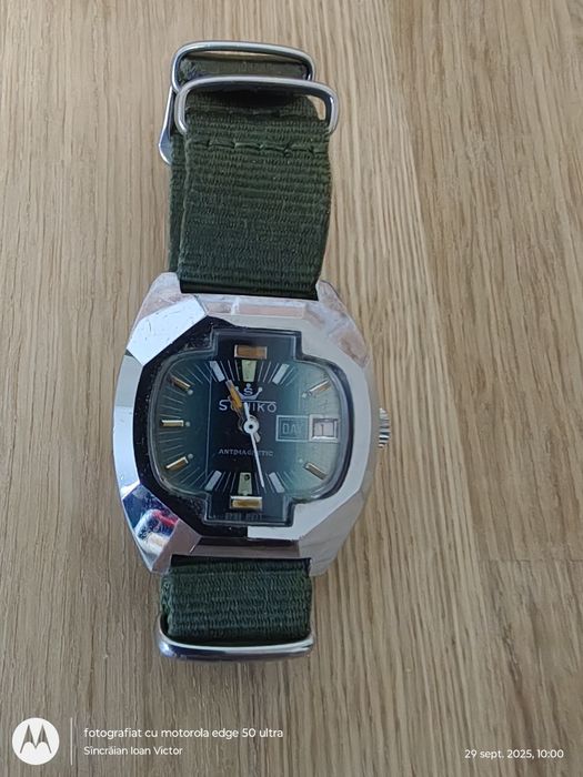 Se vinde ceas Soniko vintege. Funcționează foarte bine.