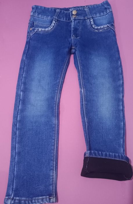 Женсий шим уч хил хамма фасл учун. Холати зўр 4-6 ёш нархи 200 минг.