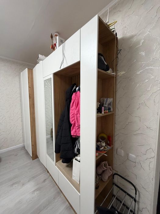 Продам  прихожую