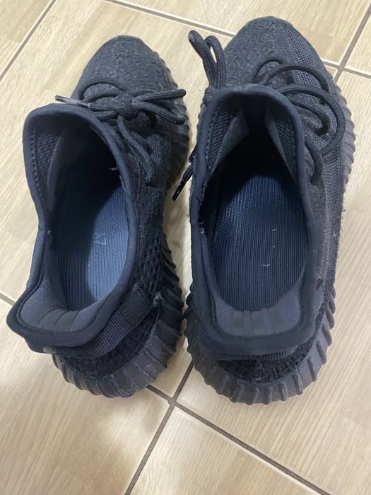 yeezy 350 onyx black 40