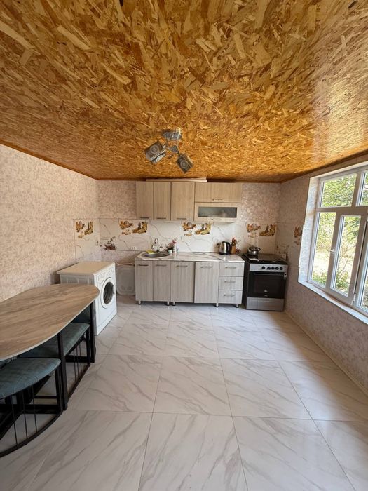 Паркентда 6 сотих ер сотилади — 4 хонали евроремонт уй