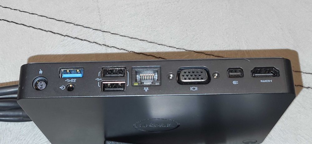 DELL WD15 Dock fuctional si incarcator se poate vedea