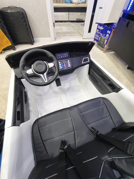 Bolalar elektromobili BMW M-Sport (Pultli)