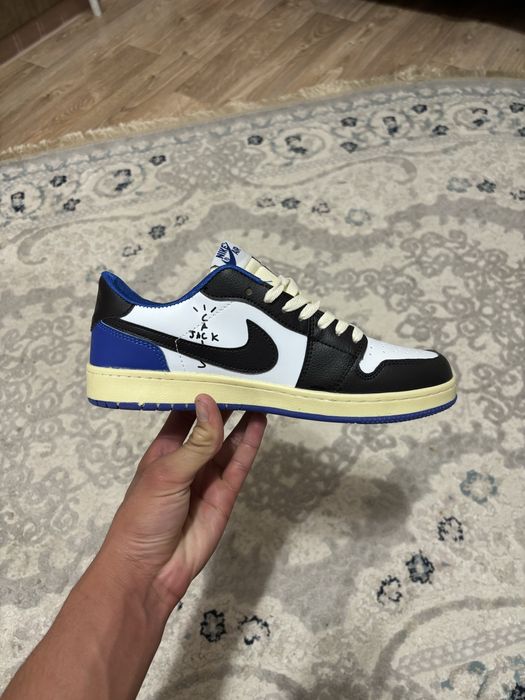 Продам  найк air jordan кроссовки.