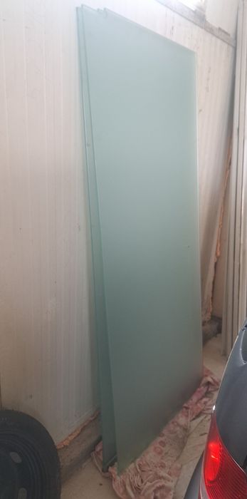 Стъклени врати и витрина с дръжки и панти за магазин/заведение