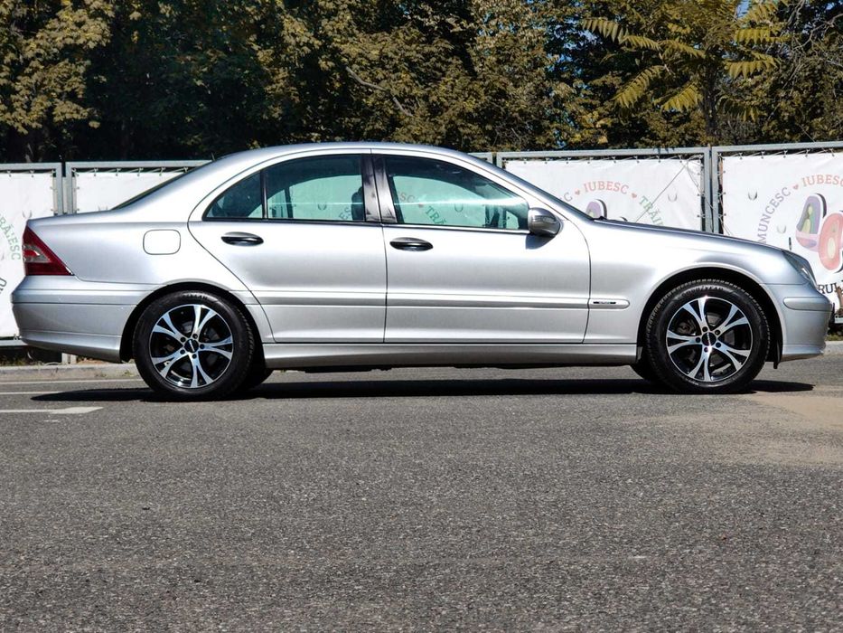 MERCEDES-BENZ C-Class 2004 — imagine 2