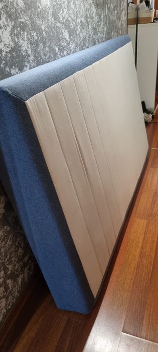 Saltea de la un pat Boxspring