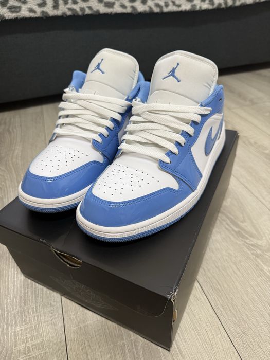 Jordan 1 low , white and blue