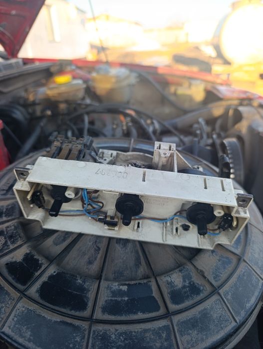 На Ауди 80 В3 регулятор печки