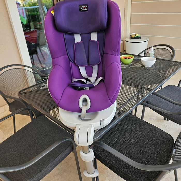 Scaun auto Britax Römer rotativ cu sistem ISOFIX