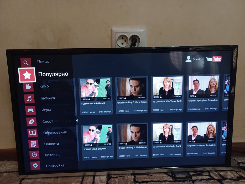 СМАРТSAMSUNG 32диоганаль в отличном состоянии всё  заводской