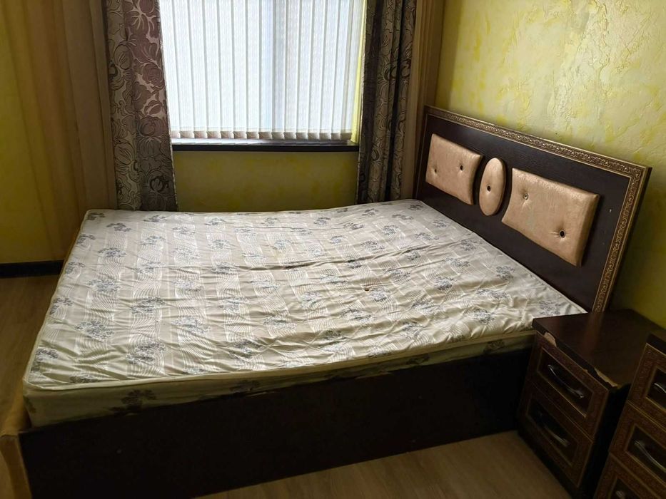 продается двухспальная кровать