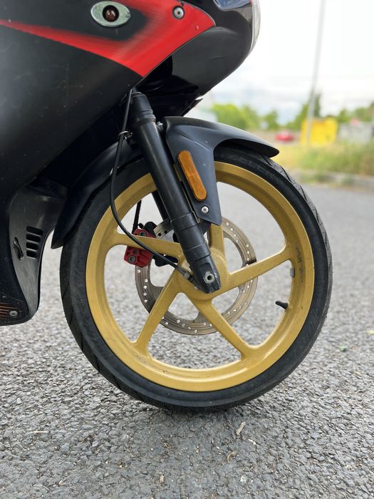 Vând Aprilia   Rs50