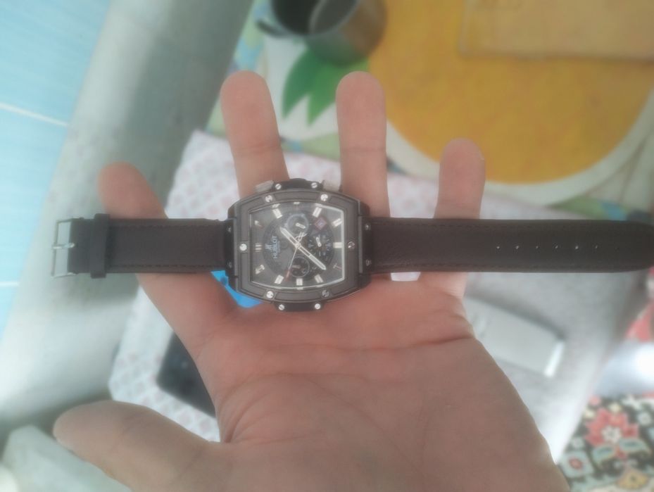 часы наручные Hublot