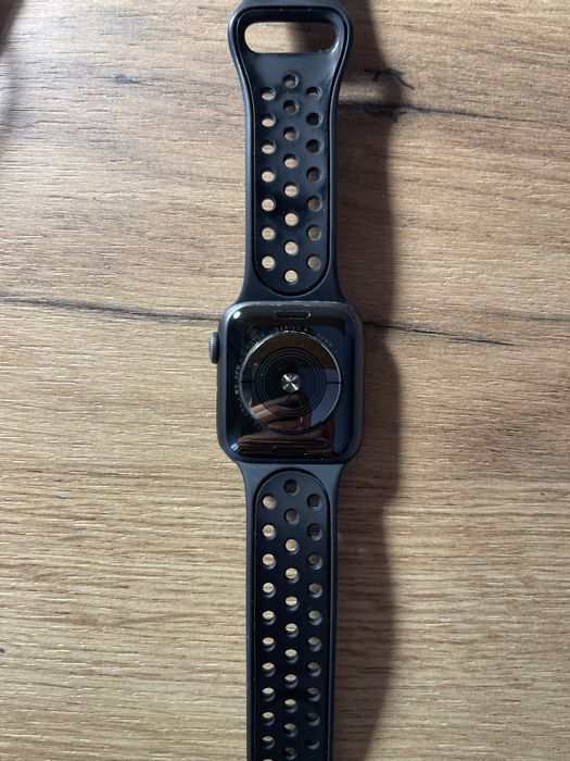 продам apple watch series 4 40mm