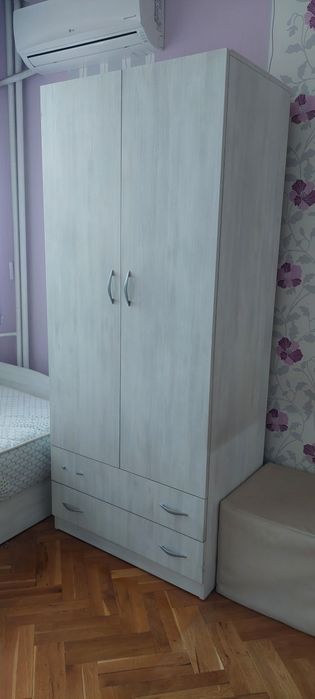 Продавам мебели и електроуред