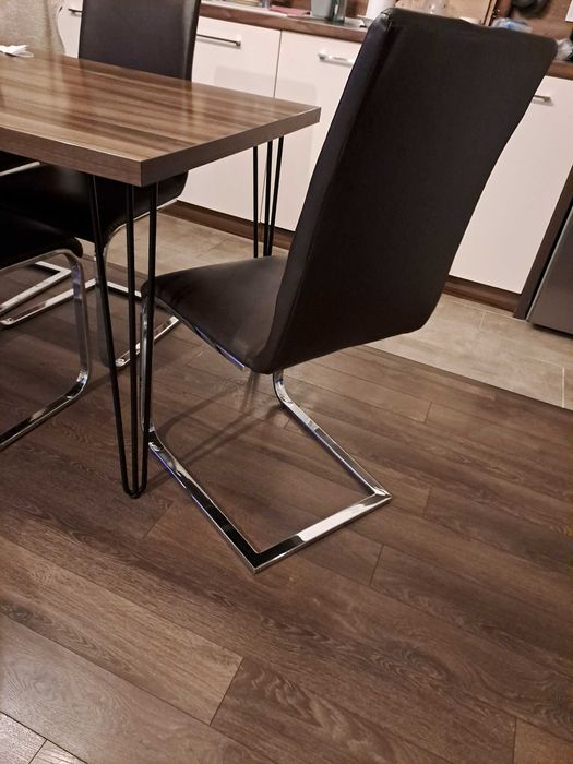 Комплект кухненски столове 6бр. + калъфи за тях.