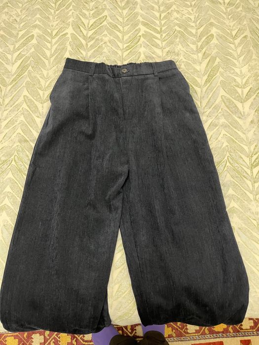 Элегантный женский костюм: пиджак и брюки почти новые