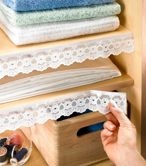 Dantela adeziva pentru rafturi