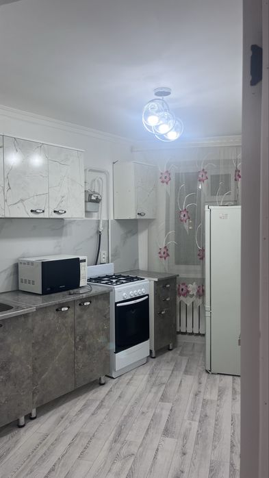 3 бөлмелі пәтер ұзақ уақытқа жалға беріледі.