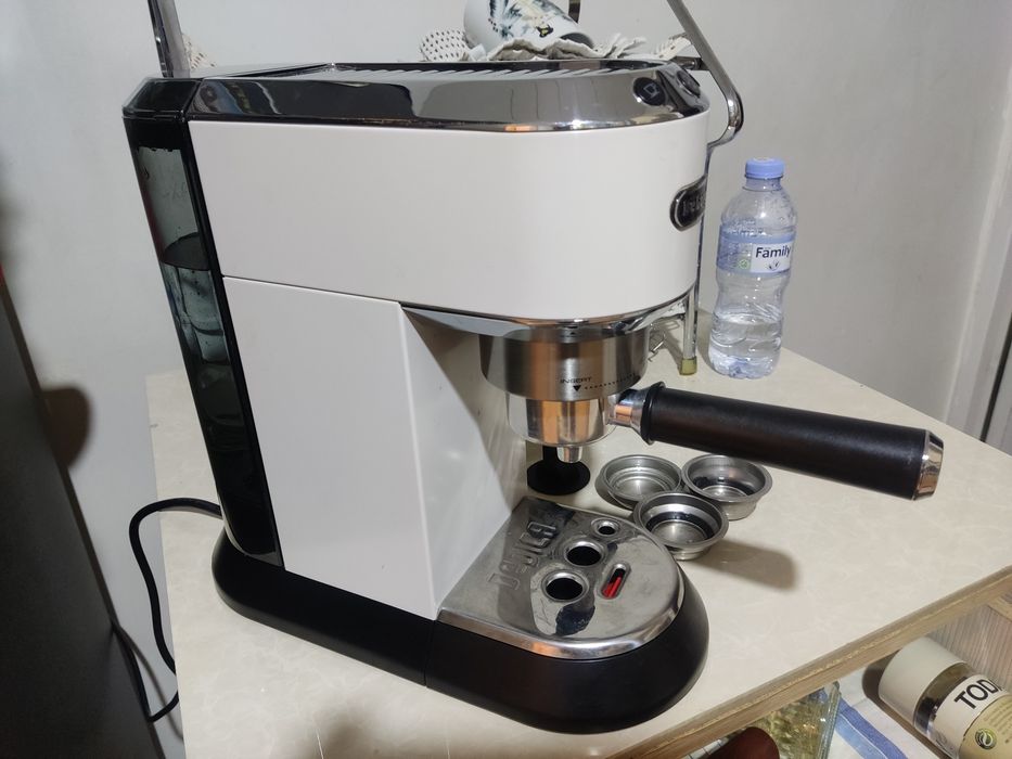 Рожковая кофемашина delonghi dedica style