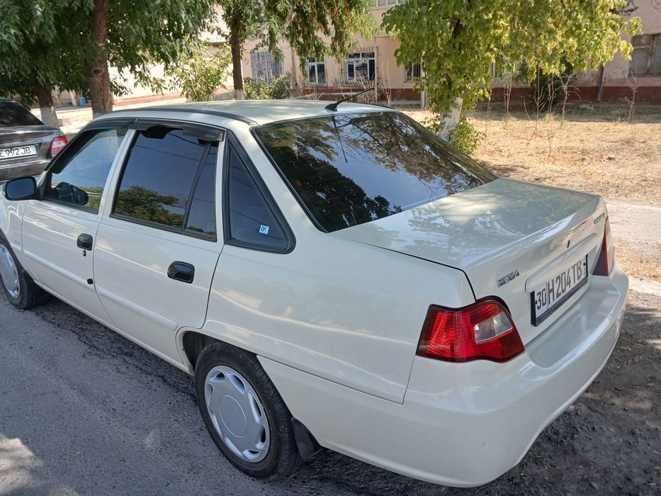 Nexia 2 yaxshi xolatda