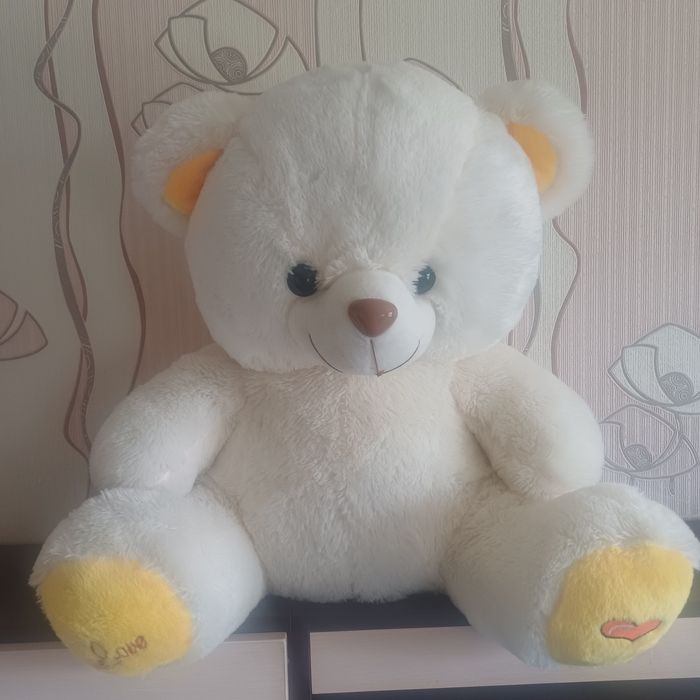 Продаётся плюшевый мишка