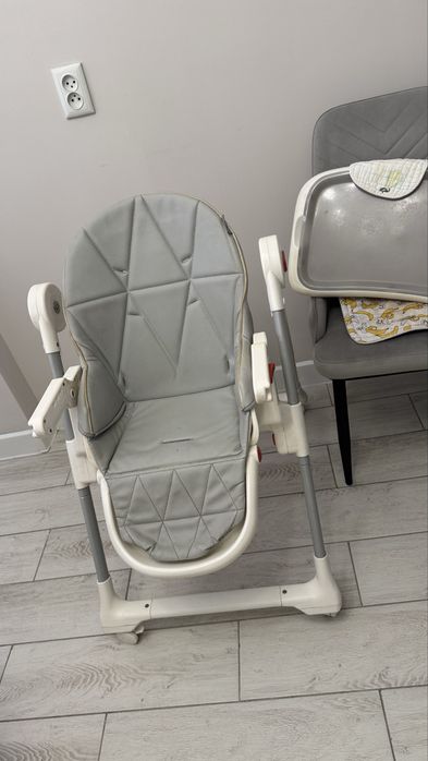 Детский стол для кормления