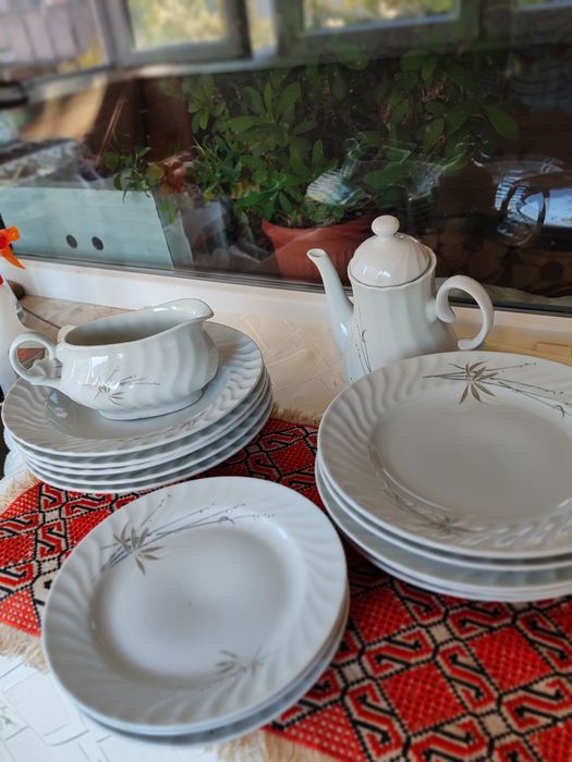 Български порцеланови чинии