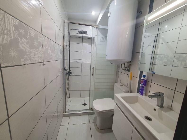 Дава се под наем Тристаен апартамент в Варна, Център - 73 кв.м за 610.98 € - Снимка #7