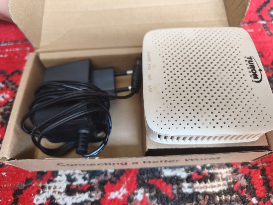 Wi-Fi router SNR-CPE-MD2 (Ikki diapazonli 2.4G / 5G) holati a'lo