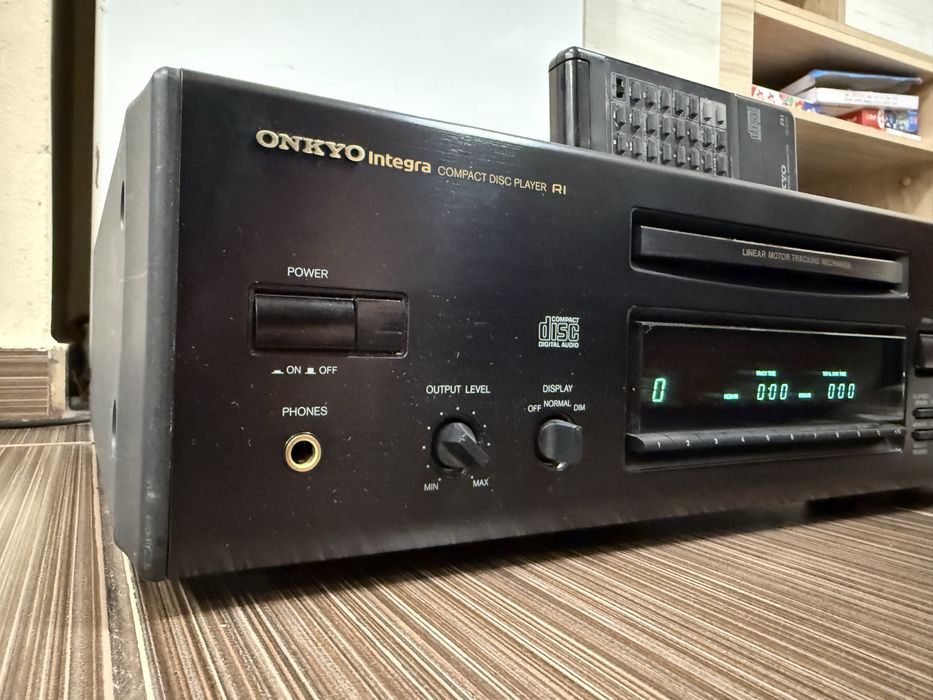 Onkyo DX-6850 Качествен Player