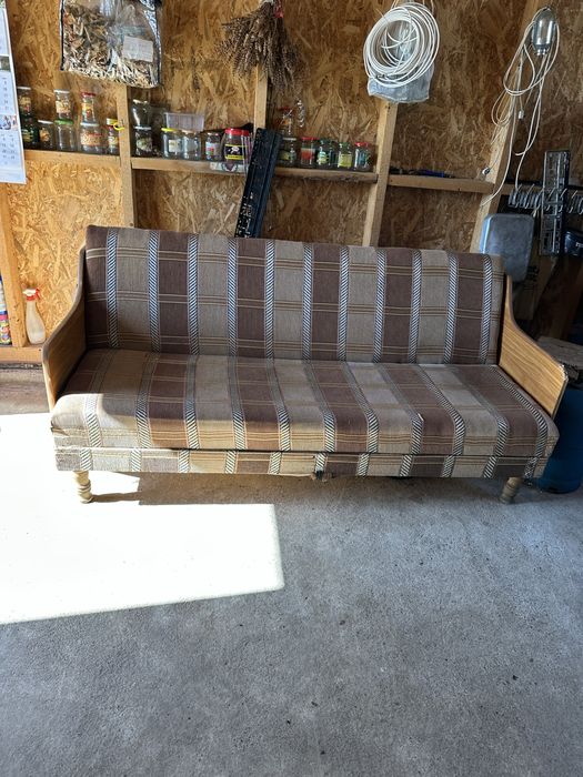 Donez unei familii nevoiase Televizor si pat Donez Pisici au 3 luni