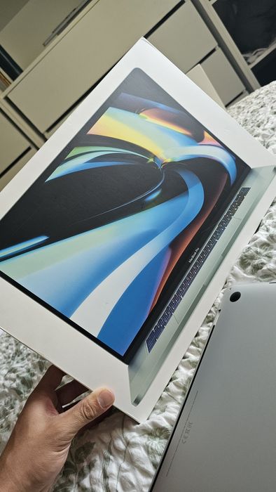 MacBook Pro 16” 2019 | i7 | 16GB RAM | Radeon Pro 5300M
