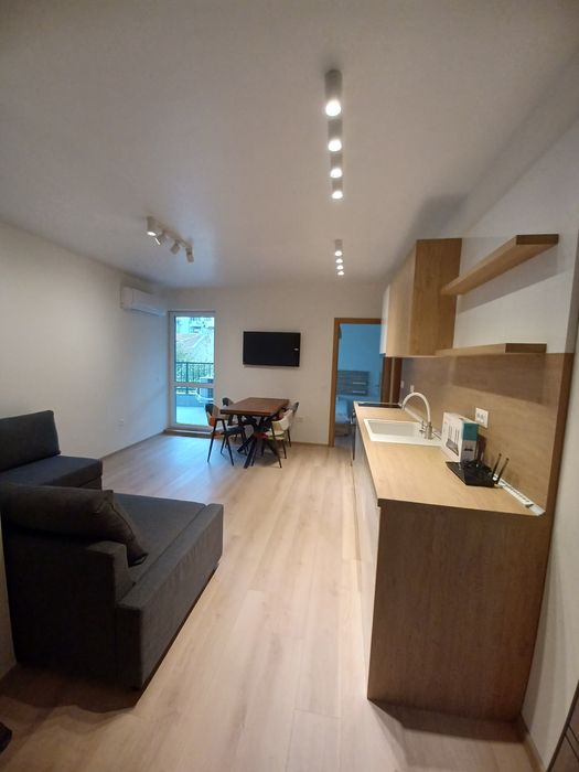 Продава се Двустаен апартамент в Варна, Операта - 57 кв.м за 3457 €/кв.м - Снимка #1