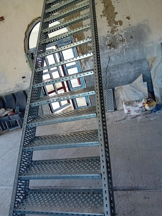 Scara metalica zincata 6m l