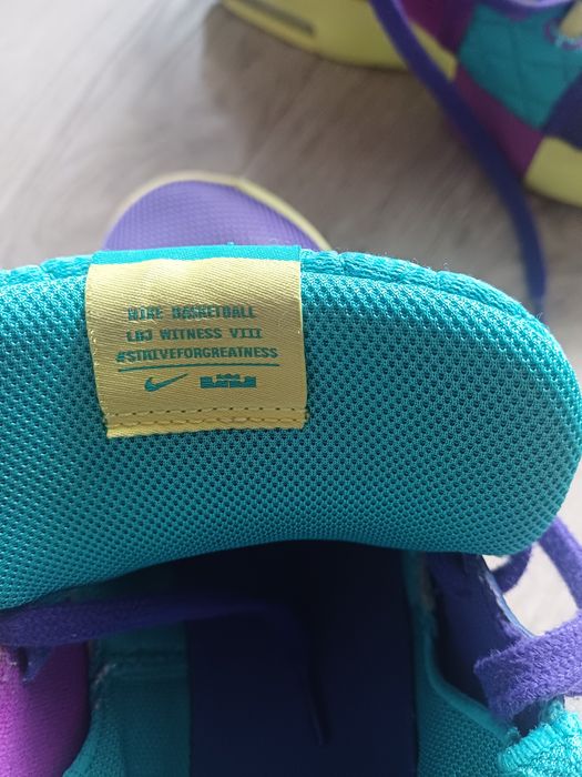 Adidasi nike lebron
