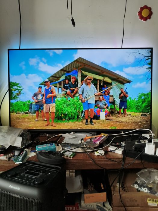Tv SMART 82 cm TELEFUNKEN la cutie nu l am folosit