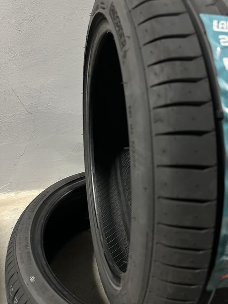 Нови летни гуми LANDSPIDER UHP 215/40R18 89Y XL БОРД 2154018