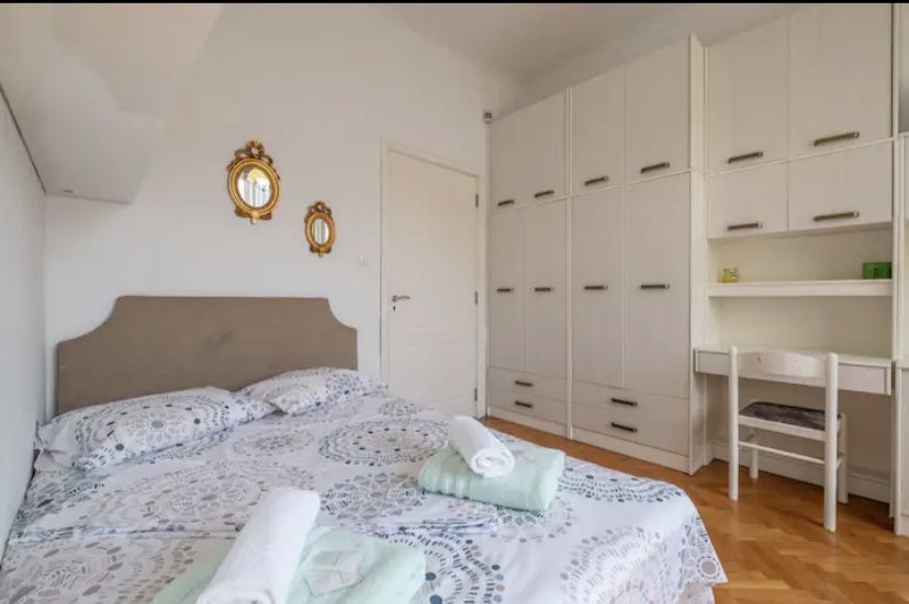 Дава се под наем Тристаен апартамент в София, Център - 120 кв.м за 1495.83 € - Снимка #6