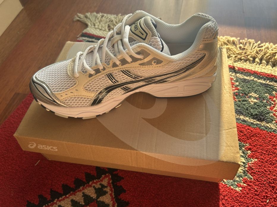 Asics kayano 14.