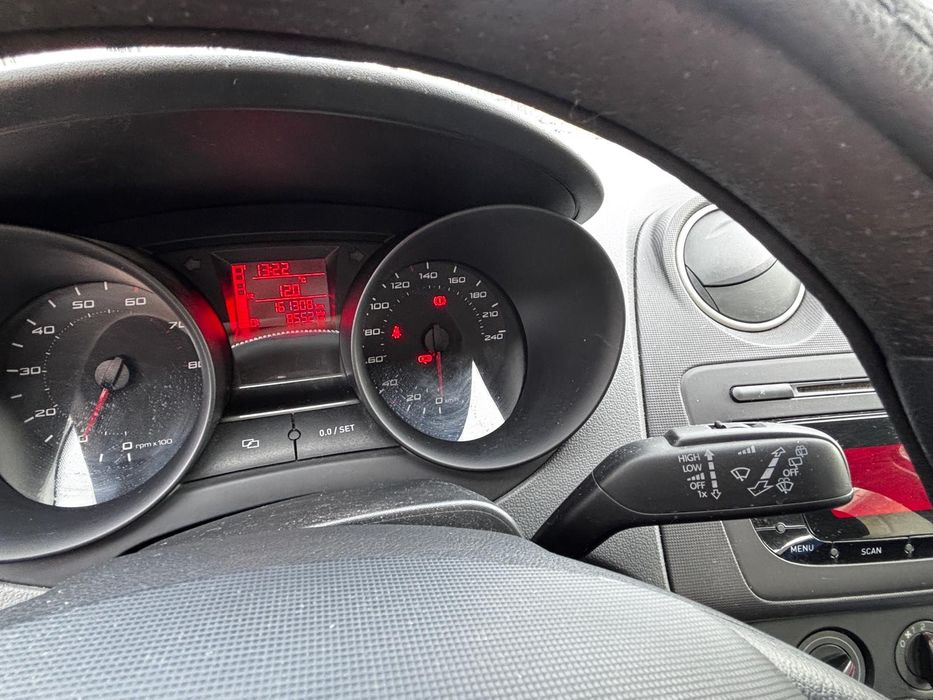 Vând Seat Ibiza 1, 2 benzină