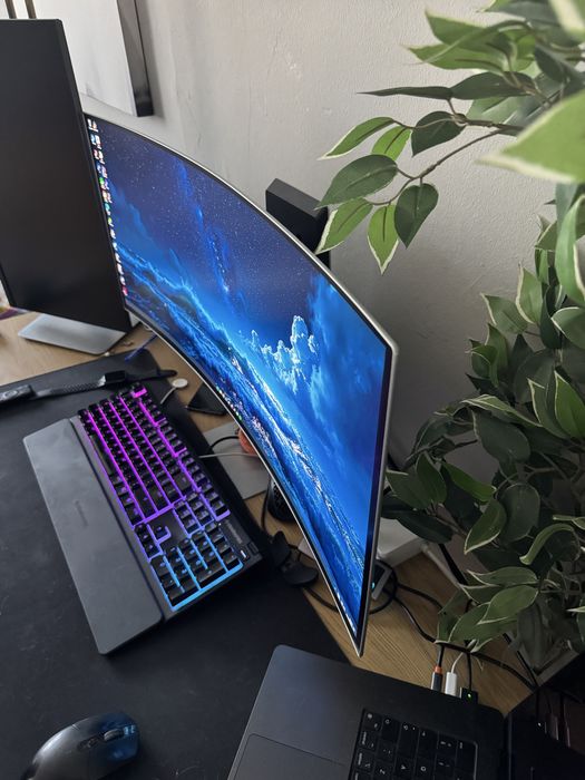 Samsung Odyssey G8 34"  WQHD OLED 175hz + Garantie Emag 2027 Aprilie