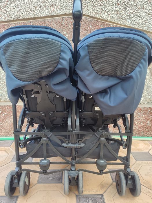 Коляска для двойняшек