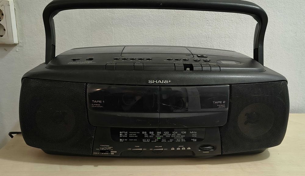 Radiocasetofon cu cd SHARP