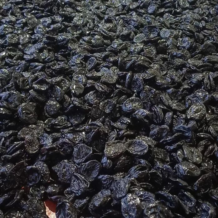 СЛИВА. Продаётся чёрная слива сухие и качественный