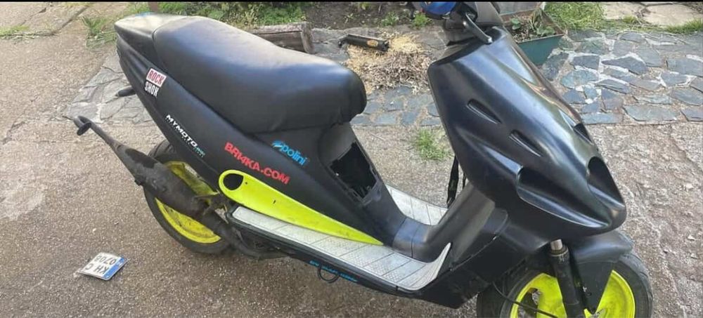 - Продавам Malaguti f12 на части.