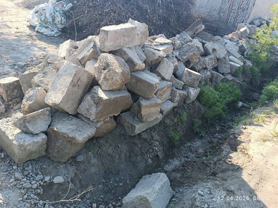 Бетон бўлаклари. Beton bo'laklari