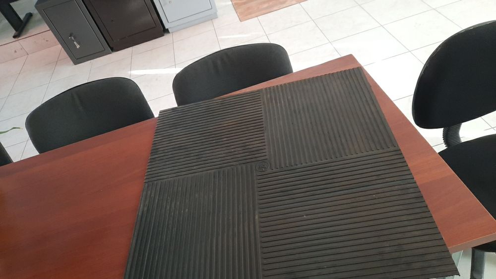 Коврик диэлектрический(50×50) или (75×75)