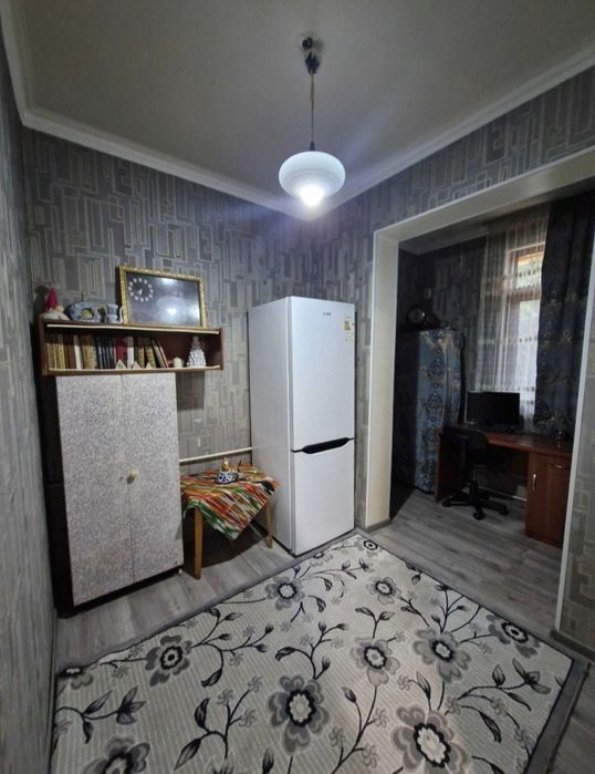 Юнусабад 11 квартал. Продается квартира 2/1/4